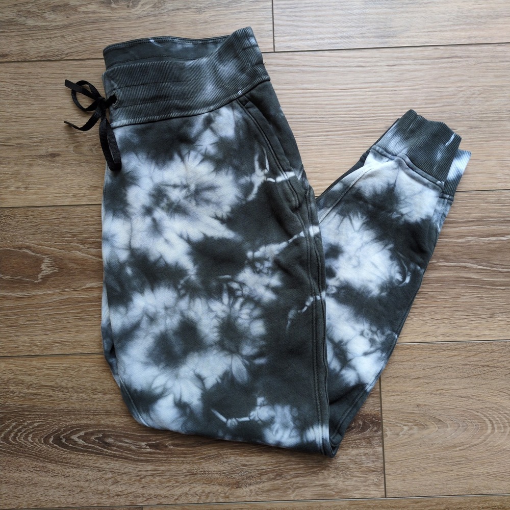 Lululemon Warm Down Jogger Tie Dye Black‎ White Sweatpants Size 10